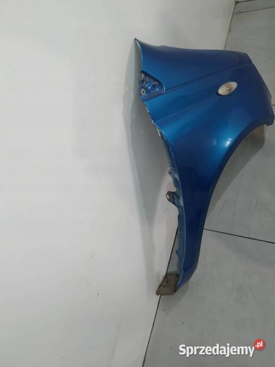 BŁOTNIK PRAWY PRZÓD LIFT Toyota Yaris I 19992005