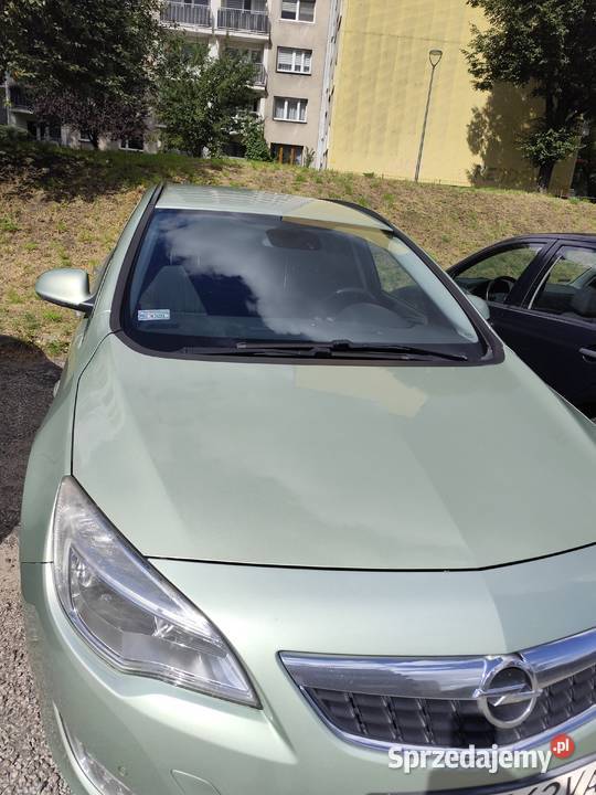Sprzedam Opla Astrę J 14 T 120 kombi przyciemniane szyby śląskie