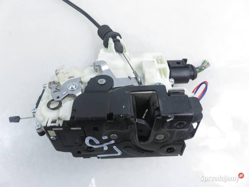 ZAMEK LEWY PRZEDNI VW BORA 1721099877 osobowe