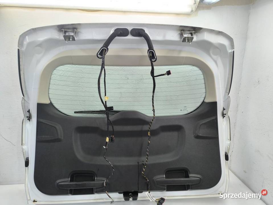 KLAPA BAGAŻNIKA TYŁ FORD FOCUS MK3 LIFT KOMBI 5F osobowe