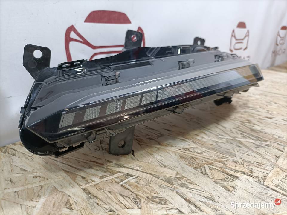 PEUGEOT 308 III T10 HALOGEN LED DRL PRAWY PRZÓD Pleszew