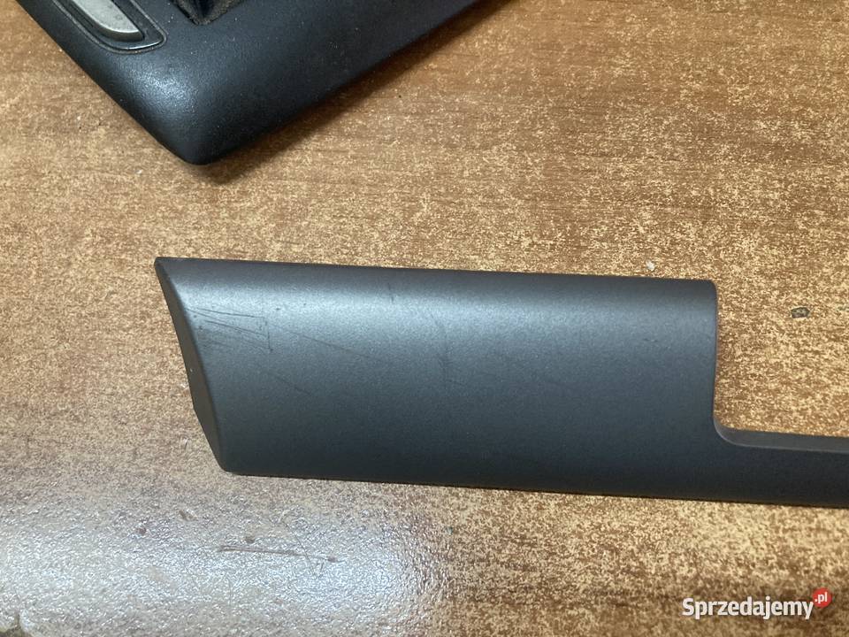 LISTWA OZDOBNA KONSOLI ŚRODKOWA AUDI A8 D3 osobowe Pozostałe Rakoniewice