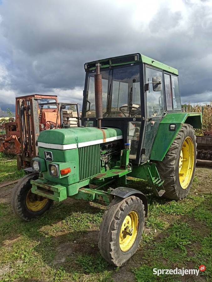 Ciągnik John Deere 2130 z turem