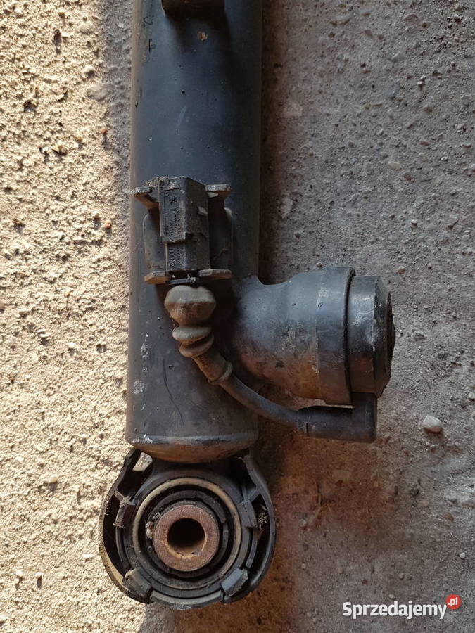 AUDI A4 B8 A5 8T AMORTYZATOR AKTYWNY 8F0513026