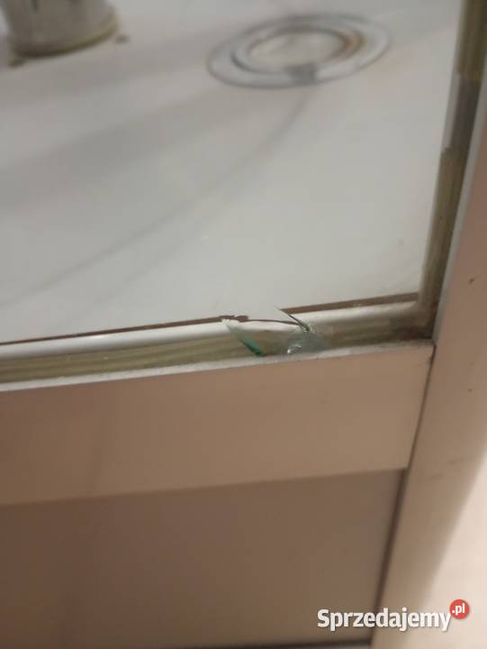 Sprzedam witrynę szklaną ozdobną biżuteria świętokrzyskie Piekoszów