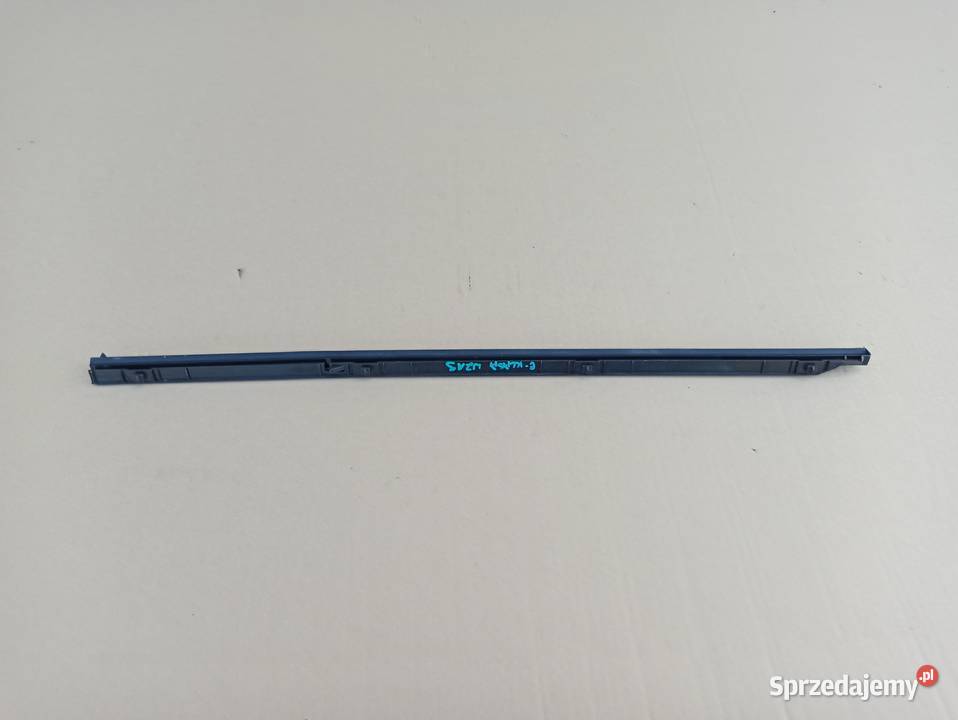 EKLASA W213 USZCZELKA DRZWI LEWY TYŁ LISTWA Trzciel