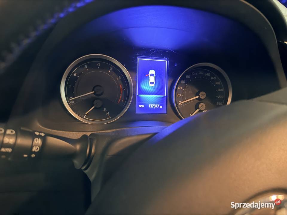 Toyota Corolla 2018 krajowa bogate wyposażenie Corolla Katowice sprzedam