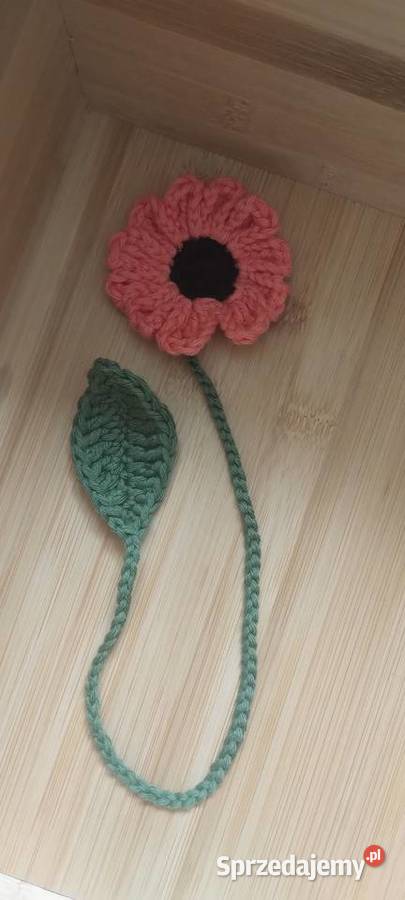 Zakładka do książki ręcznie robiona na szydełku