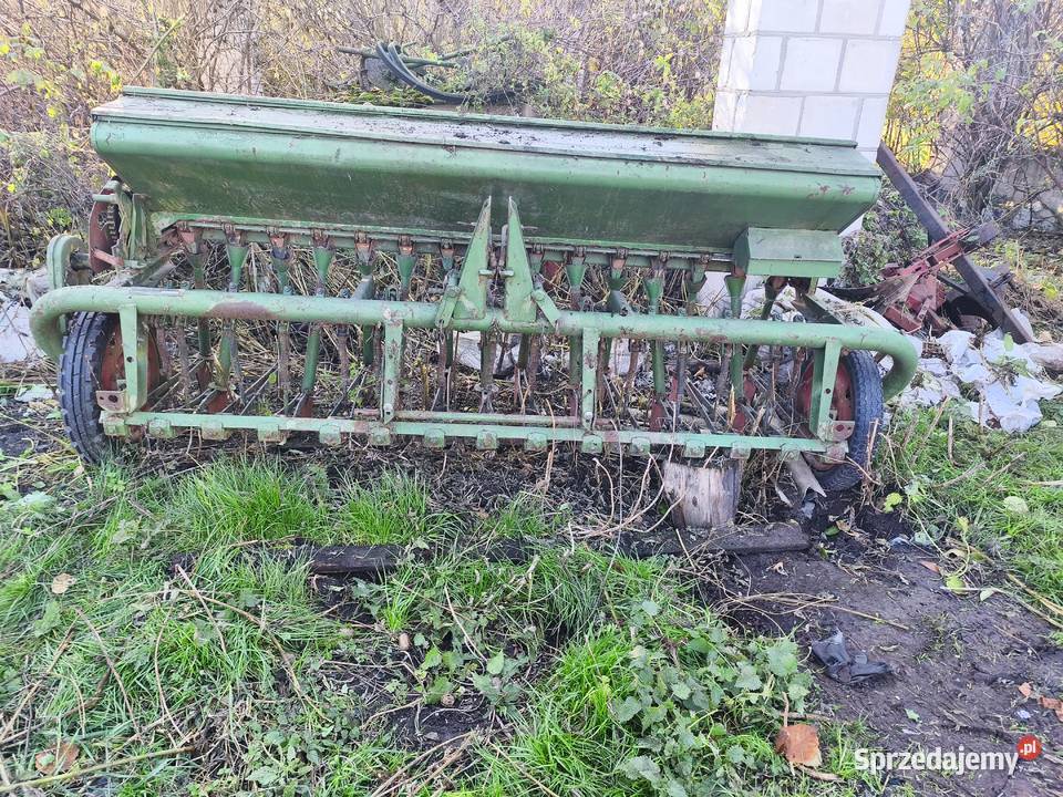 siewnik nieuszkodzony Radomirka sprzedam