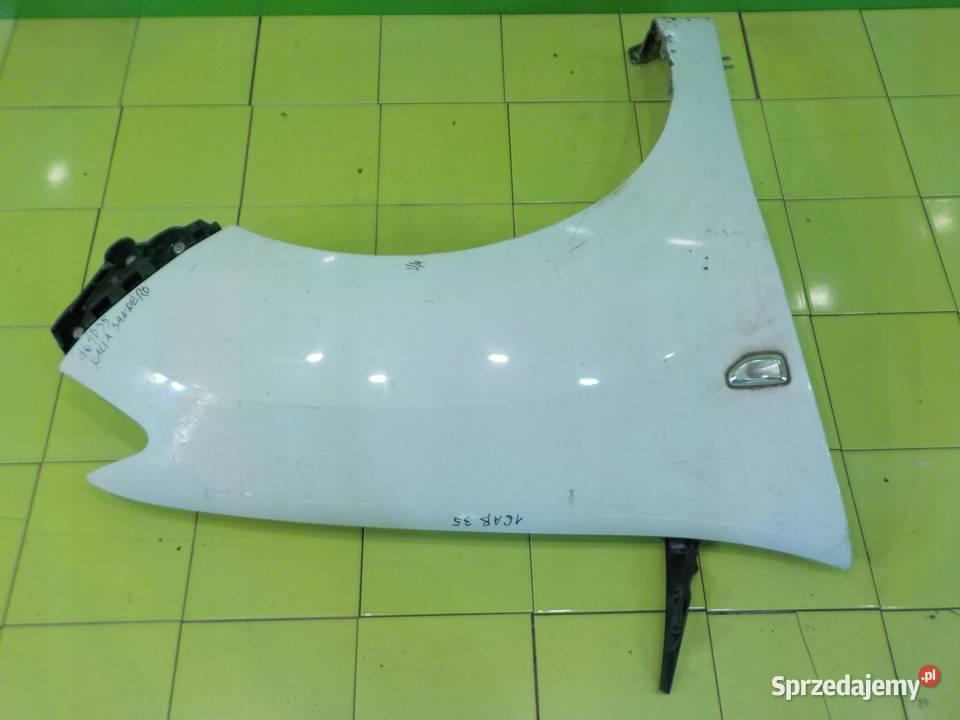 DACIA SANDERO II 12 B 14r 5D blotnik prawy przod Suków