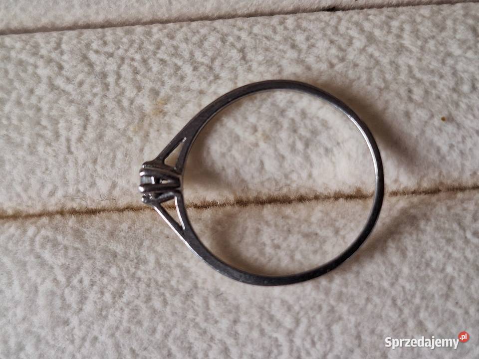Pierścionek srebrny z kamieniem p925 elegancki Gdańsk