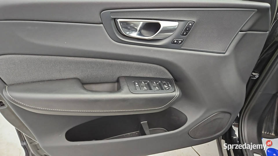 Volvo XC 60 B4 D Plus Dark aut Z Polskiego Rok produkcji 2022 mazowieckie Warszawa