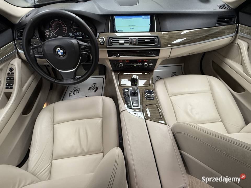 Salon Polska sedan xDrive jasne wnętrze Seria 5 Poznań