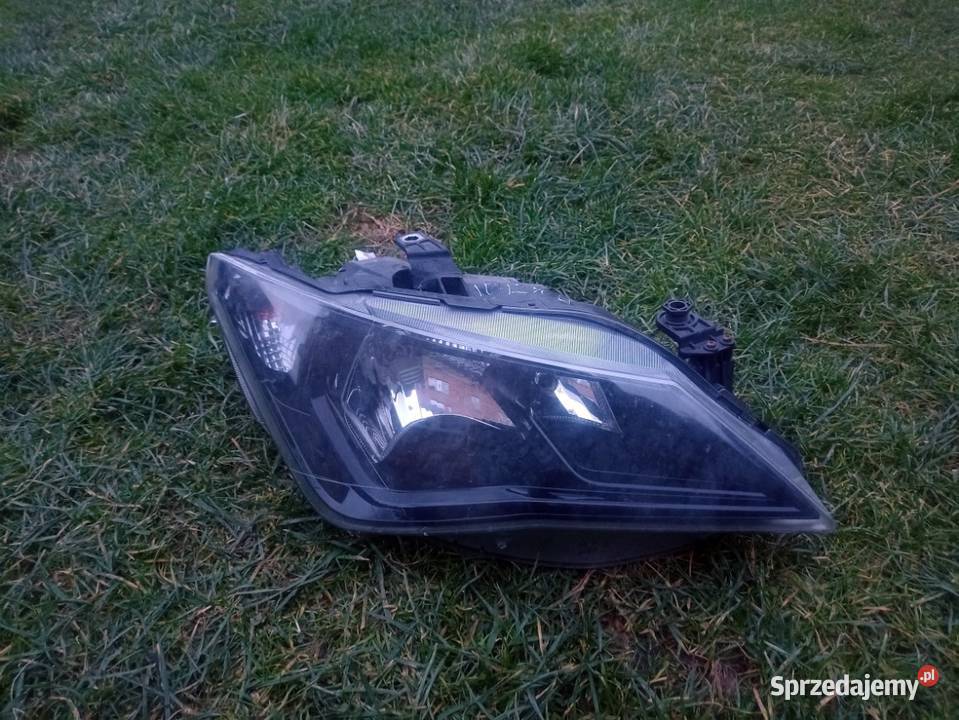 Seat Ibiza IV 4 LIFT 1217 przednia Prawa lampa śląskie sprzedam
