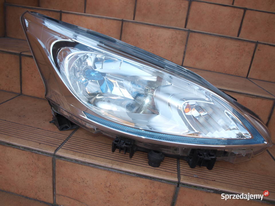 Nissan E NV200 ENV200 lampa prawa przód zwykła Kalisz