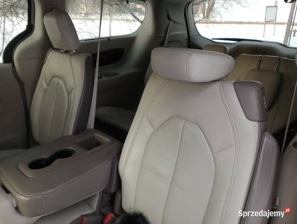 Chrysler Pacifica nieuszkodzony