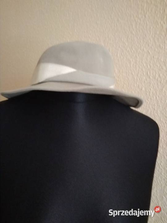 Beżowy kapelusz Rawicz