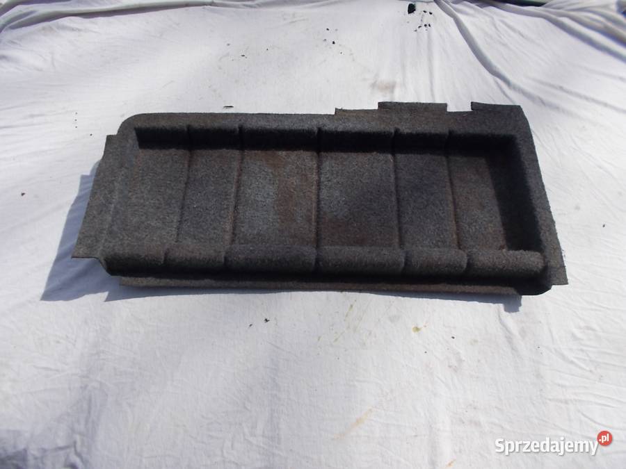 Wykładzina bagażnika BMW 5 E34 2 Poniatowa sprzedam