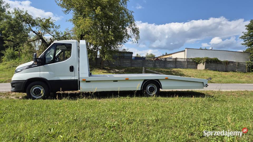 Iveco Daily Zabudowa Autolaweta Laweta Najazd dostawcze Kielce sprzedam