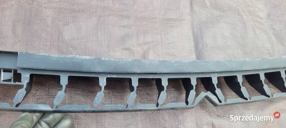 SKODA OCTAVIA IV ŚLIZG MOCOWANIE ZDERZAKA TYL