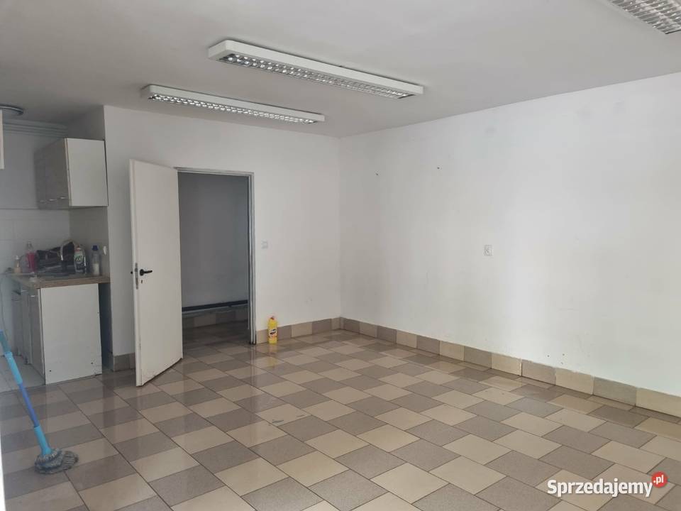 Sprzedam lokal 33 m2 niski czynsz 2697zł/m2 Skarżysko-Kamienna