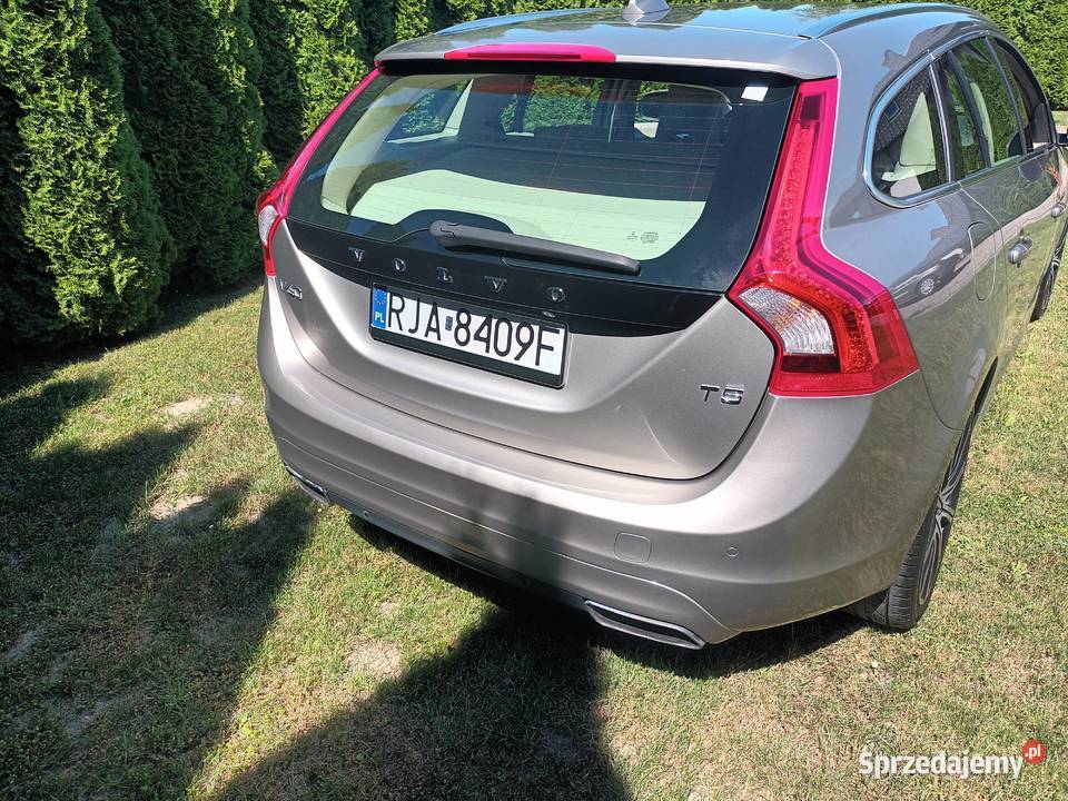 Volvo V60 T5 benzyna 245 2015 111 V60 podkarpackie Sośnica