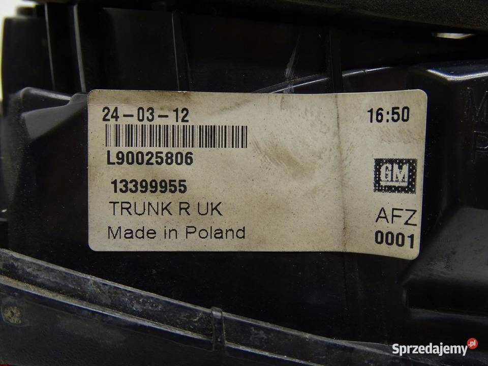 LAMPA PRAWY TYŁ PRAWA TYLNA W KLAPĘ 13399955