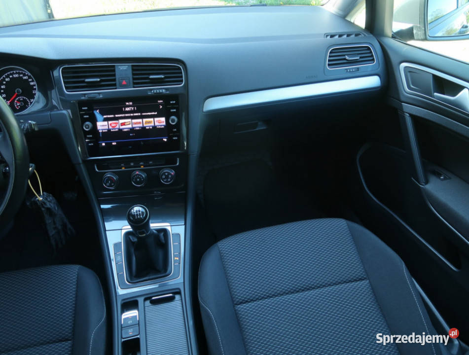 VW Golf 10 TSI sprzedam