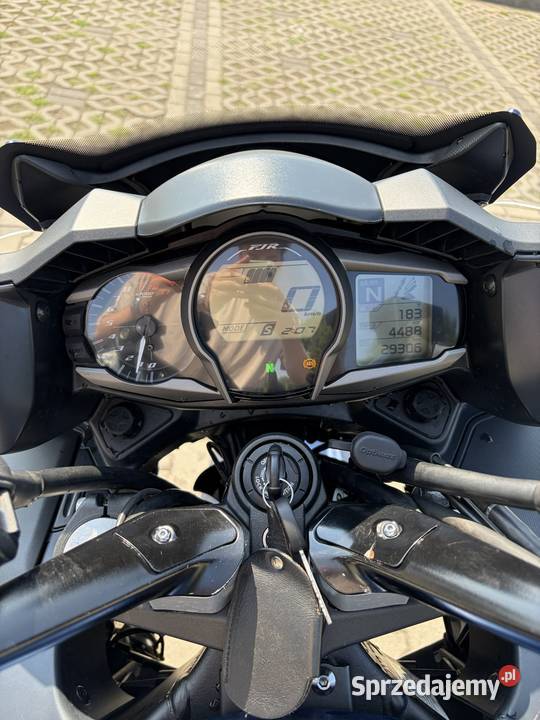 Yamaha FJR 1300 Iwaniska