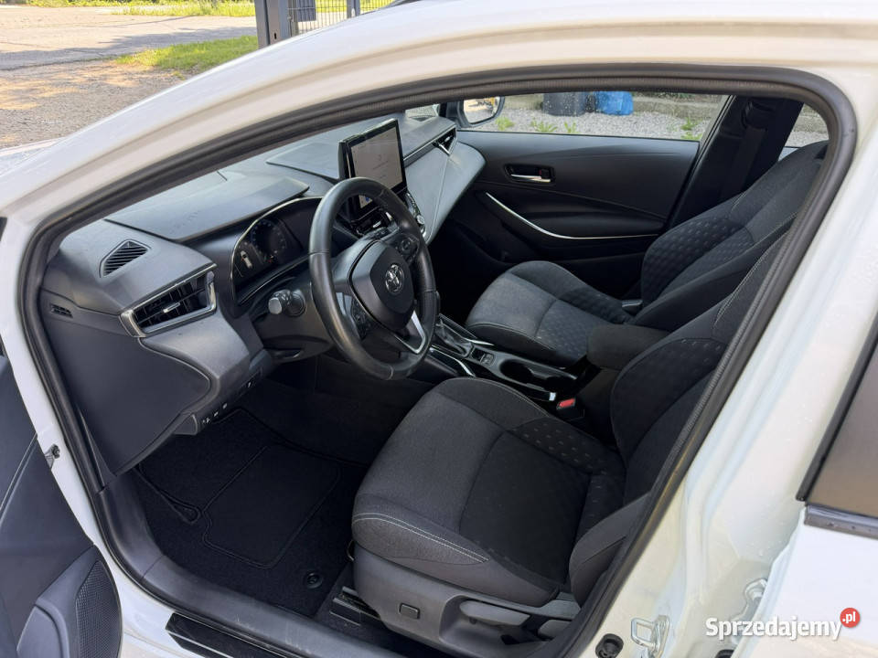 Toyota Corolla 18 HSD 140 Lifting Bezwypadkowy światła LED Otwock Mały sprzedam