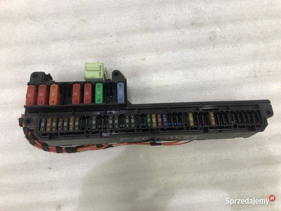 SKRZYNKA BEZPIECZNIKÓW 6957330 BMW E60 wielkopolskie