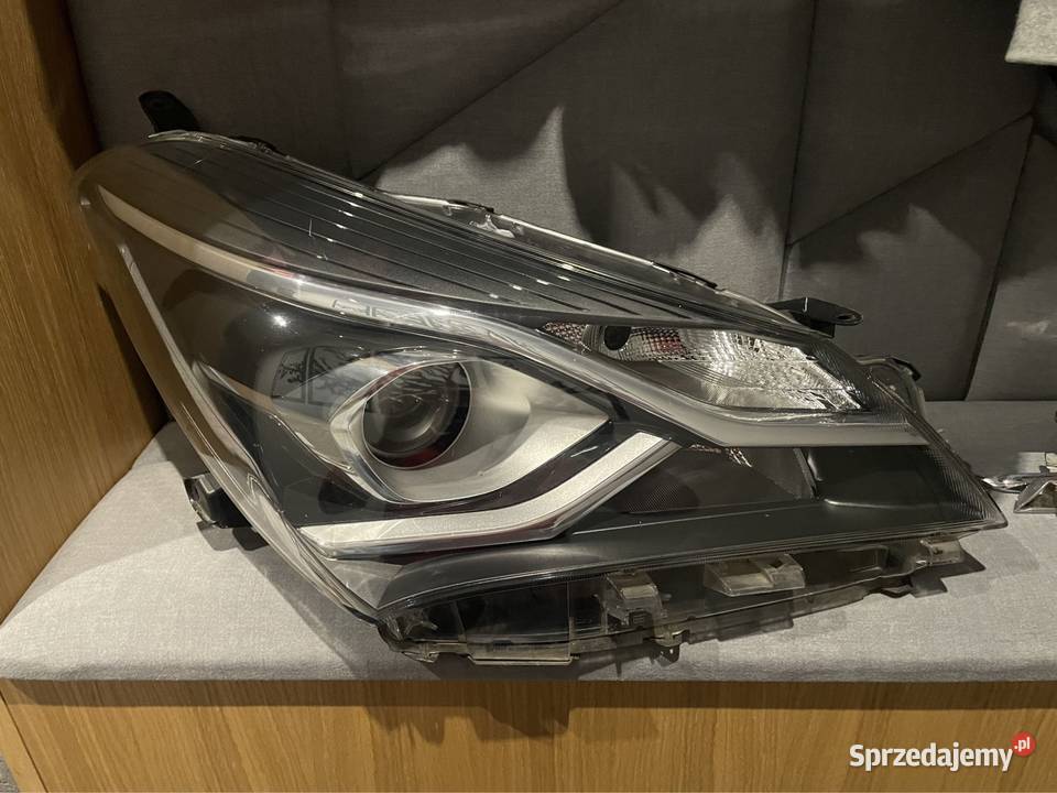 Toyota yaris iii listwa chrom osobowe sprzedam