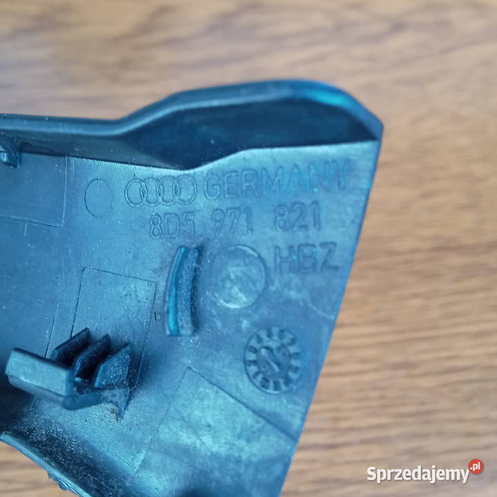 Audi A4 B5 Osłona zawiasu klapy bagażnika osobowe Dębica