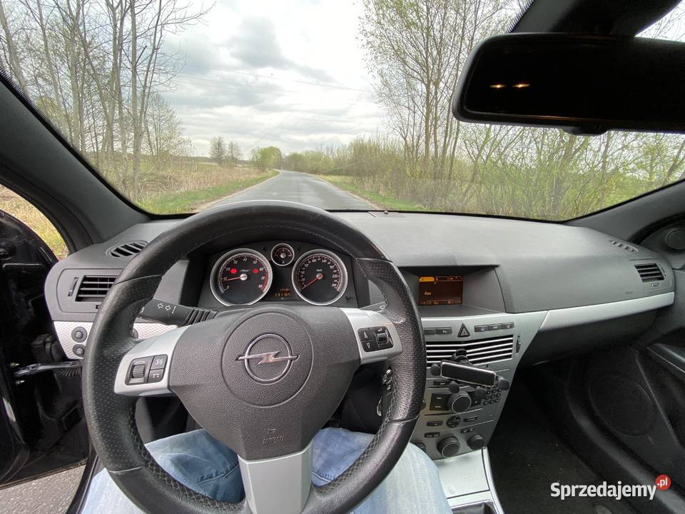 Opel Astra GTC 18 140 sprzedam