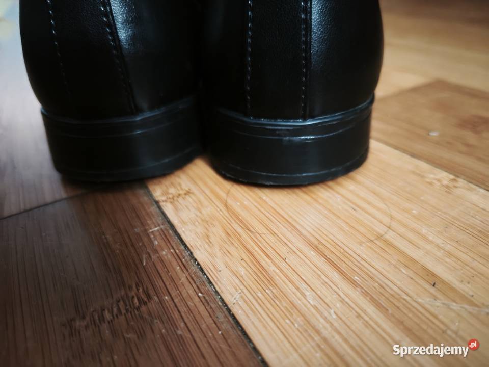Czarne skórzane półbuty wizytowe chłopięce 36 Połaniec