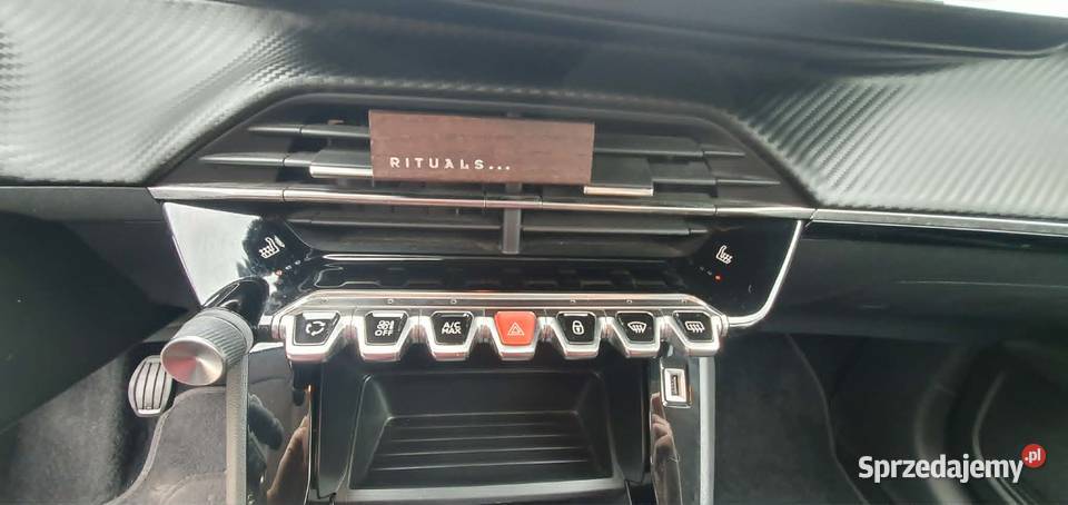 Peugeot 208 II Grzane Fotele Chowany Hak