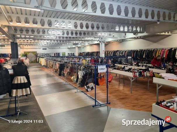 Działka zabudowana budynkiem handlowo usługowym