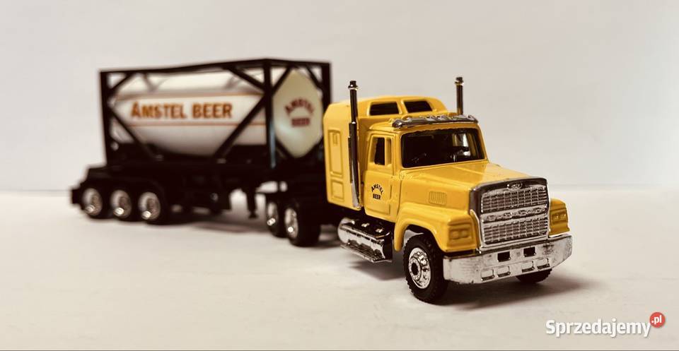 Kolekcjonerski model ciężarówki z naczepą Modelarstwo Grudziądz