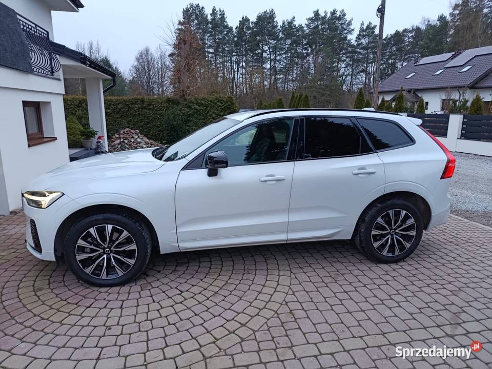 VOLVO XC 60 B4 PLUS DARK 2022 SALON 1 WLAŚCICIEL Kielce