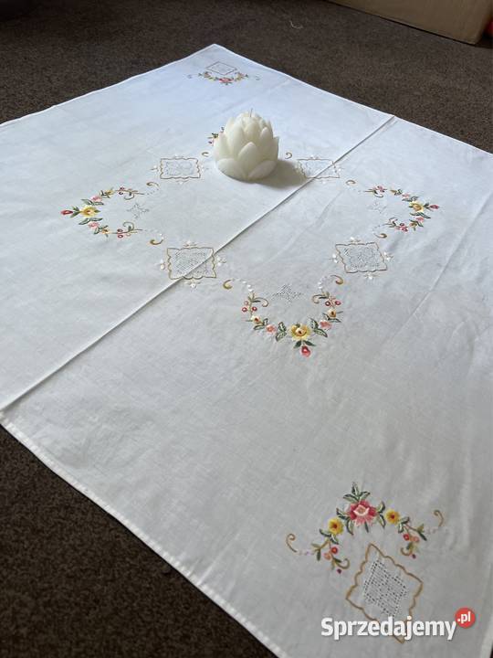 Obrus ręcznie haftowany różyczki śląskie Zabrze