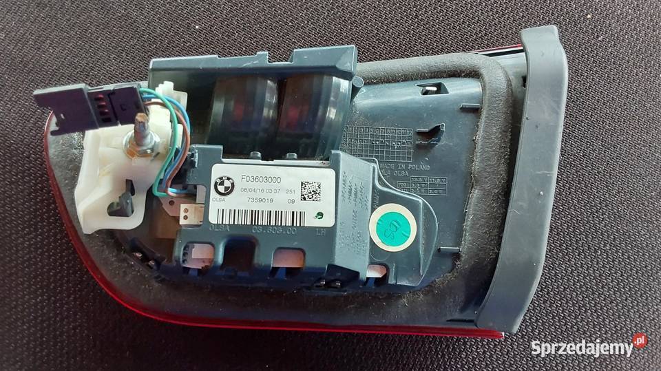 BMW 1 F20 lampa tylna w klapę 7359019 lewa i osobowe