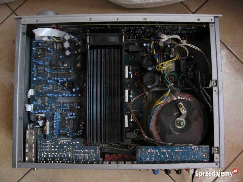 Cambridge Audio Azur 540R solidny amplituner z Sandomierz