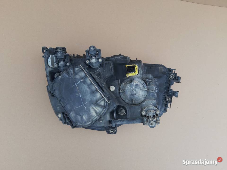 MERCEDES AROCS REFLEKTOR LEWY LAMPA A9608202239