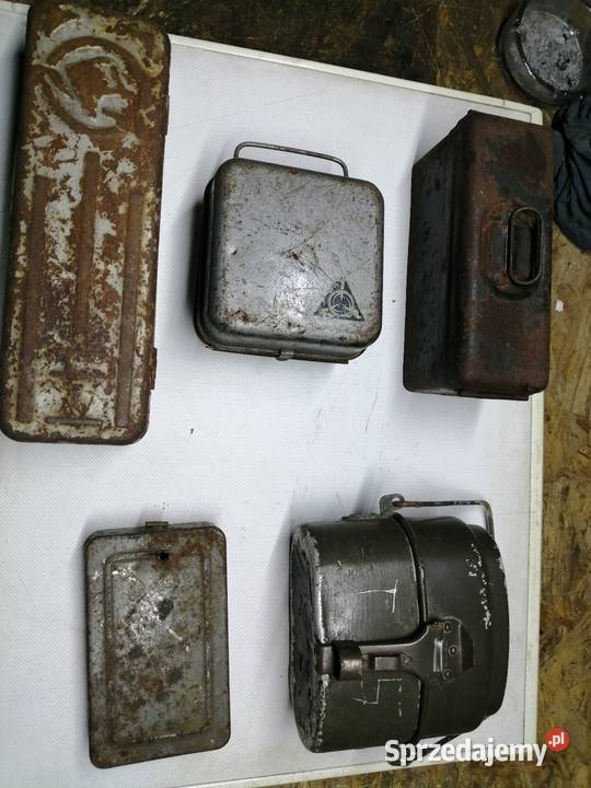 Metalowe pudełka z czasów PRL Drążdżewo Nowe