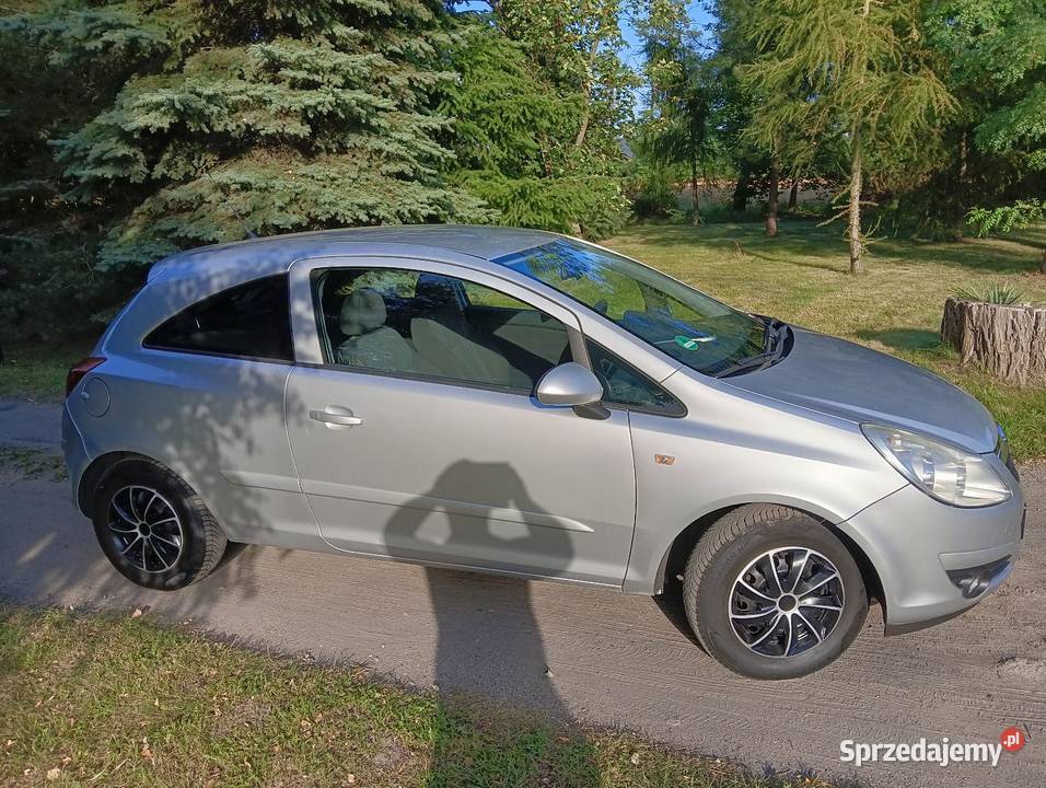 Opel Corsa D 12 16V benzyna lakier metallic Mała Wieś