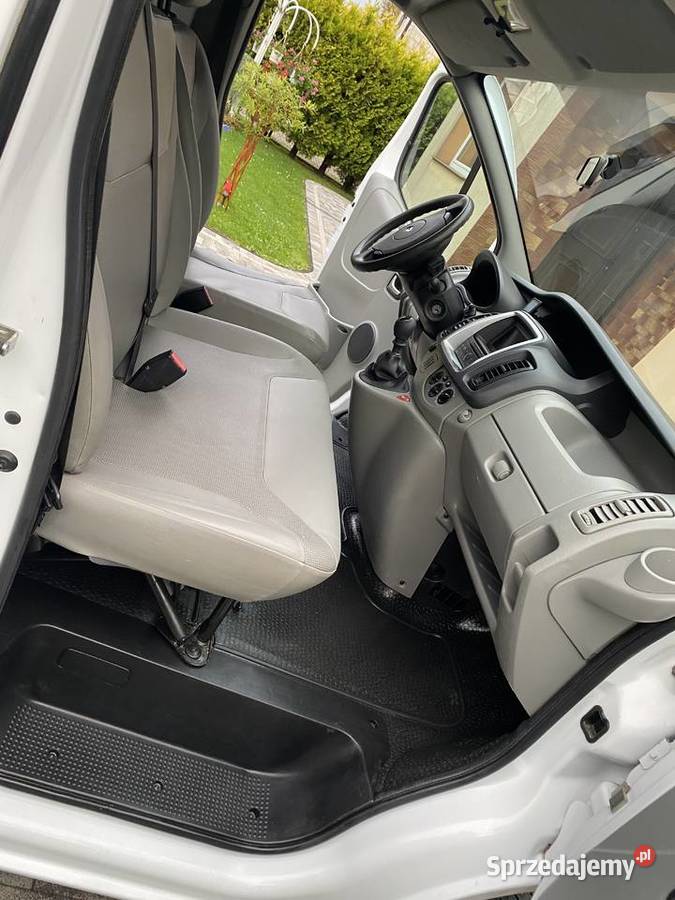 Renault Trafic 2010 310 t 25 3 osobowy paka małopolskie Niepołomice sprzedam