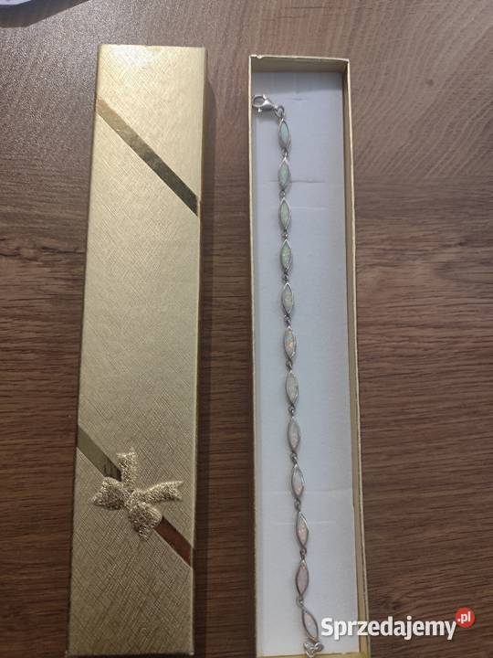 Złota bransoletka z opalem