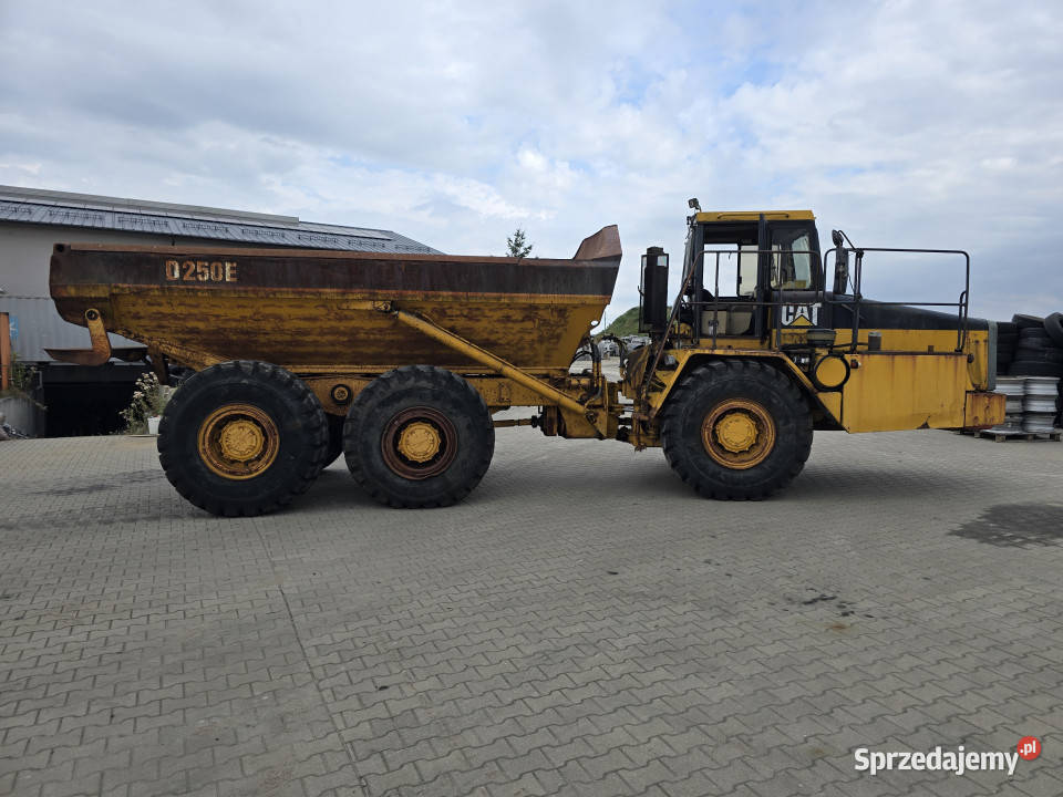 Wozidło CATERPILLAR D 250 E 6x6 173 t 14 m3 Rudolfowo
