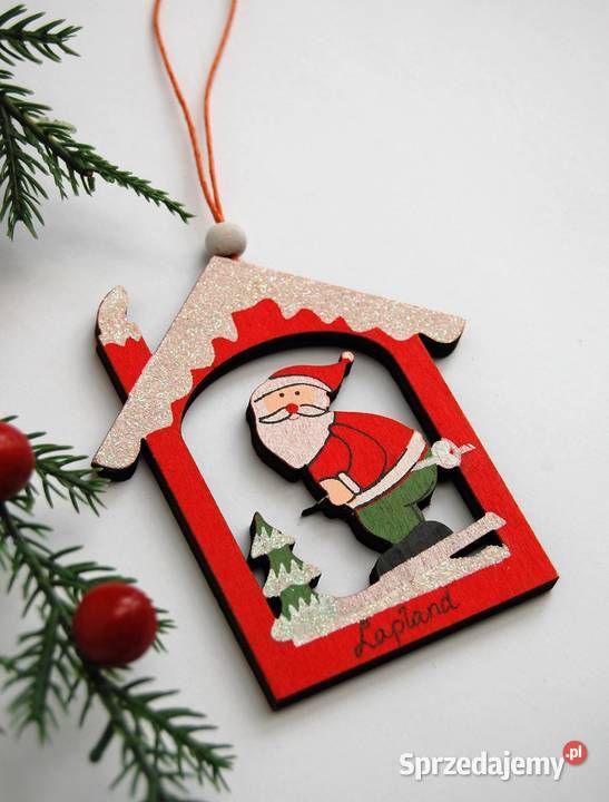 Mikołaj w domku zawieszka drewno Finlandia