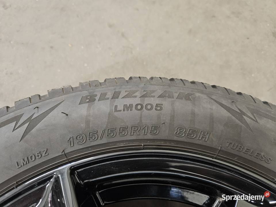 4 19555 R15 85H Bridgestone Blizzak LM005 2020r Katowice